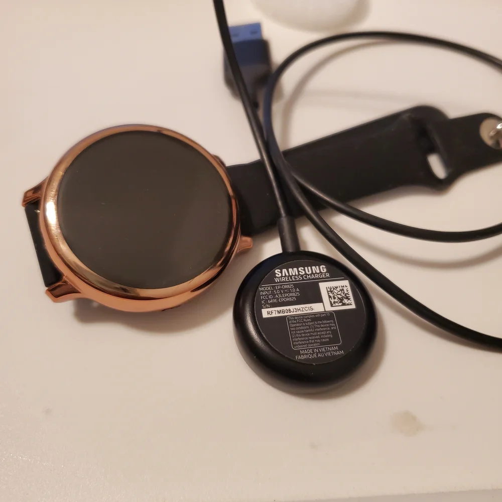 Samsung Galaxy Smart Watch Active 2 Black and Rose Gold Like New + Accessories
